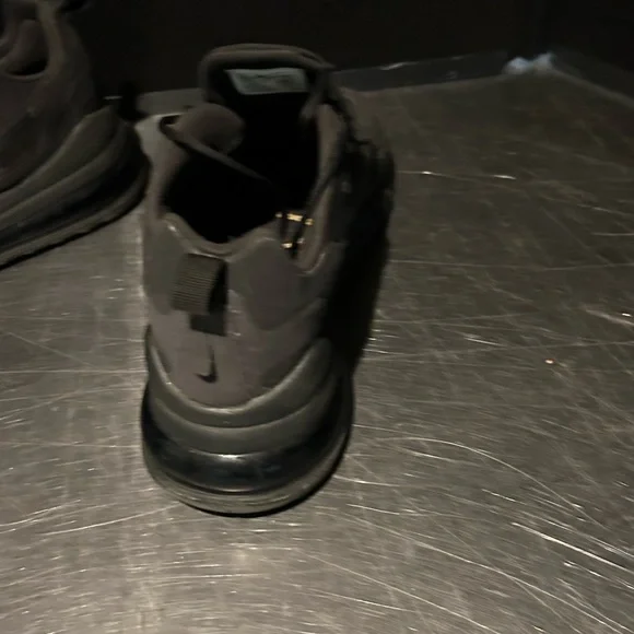 Nike Air Max 270 React - Picture 4 of 13